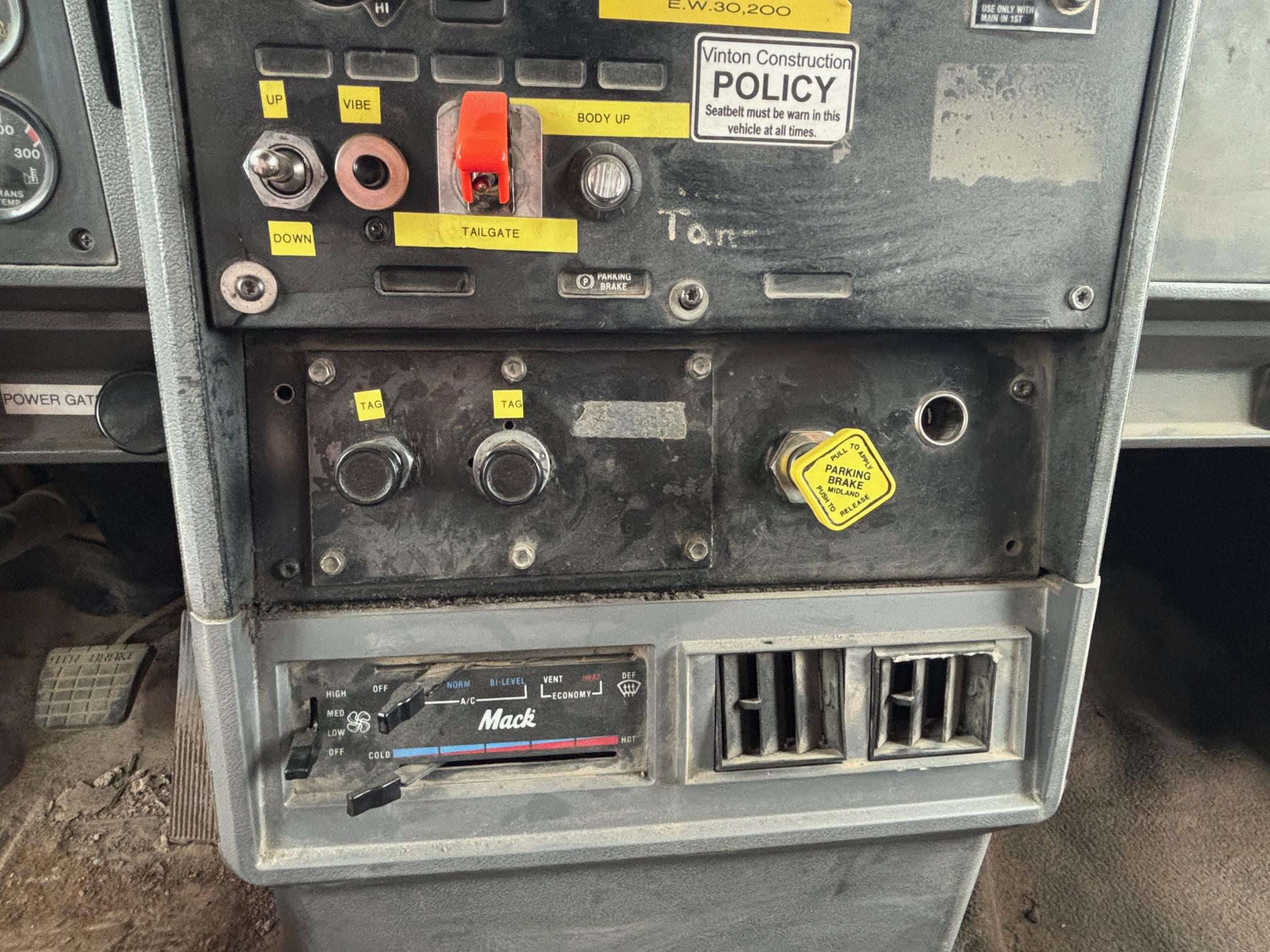 1995 MACK CL713 - Image 18